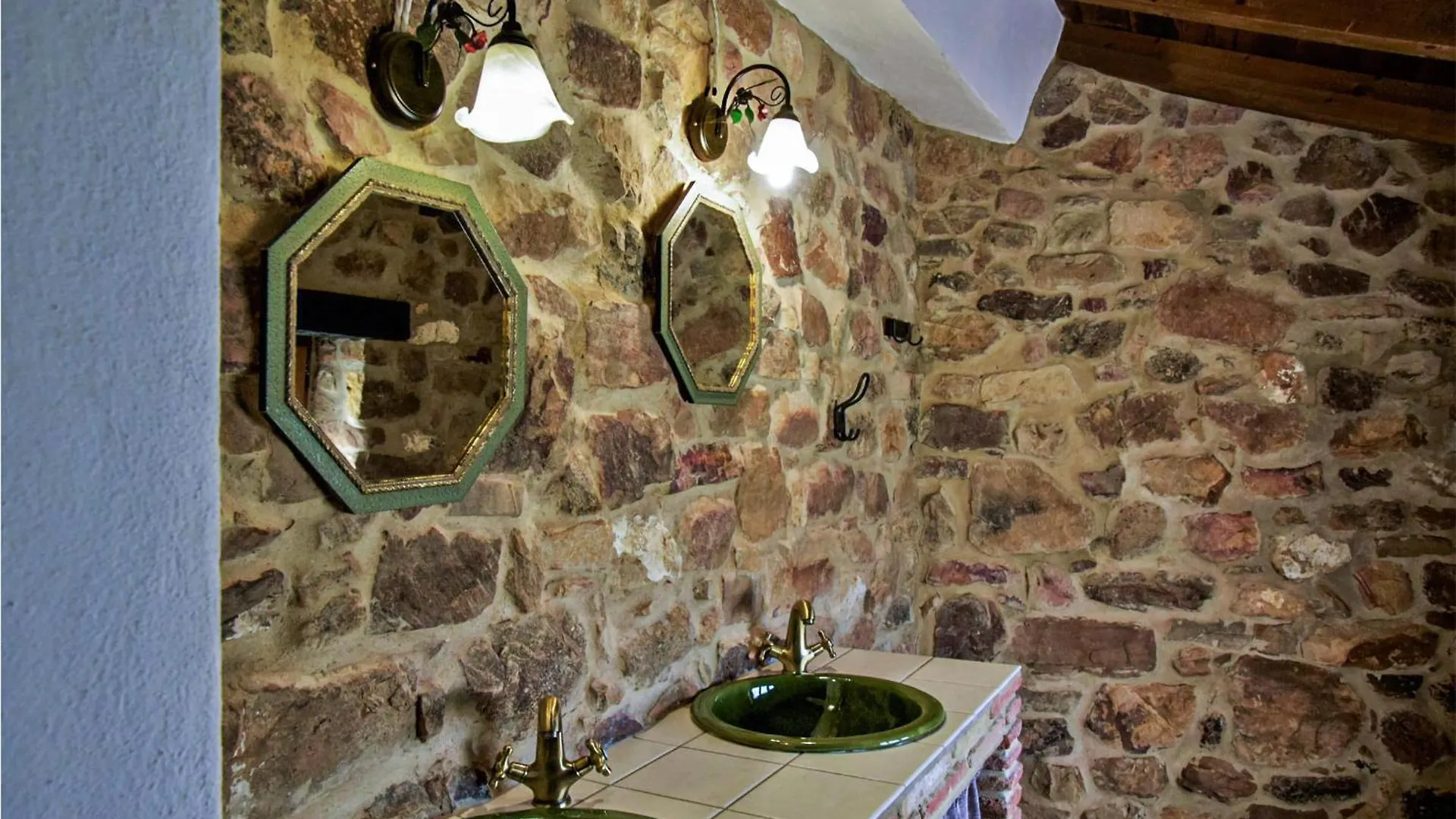 Holiday home Lovely Home In Cortes De La Frontera With Kitchen