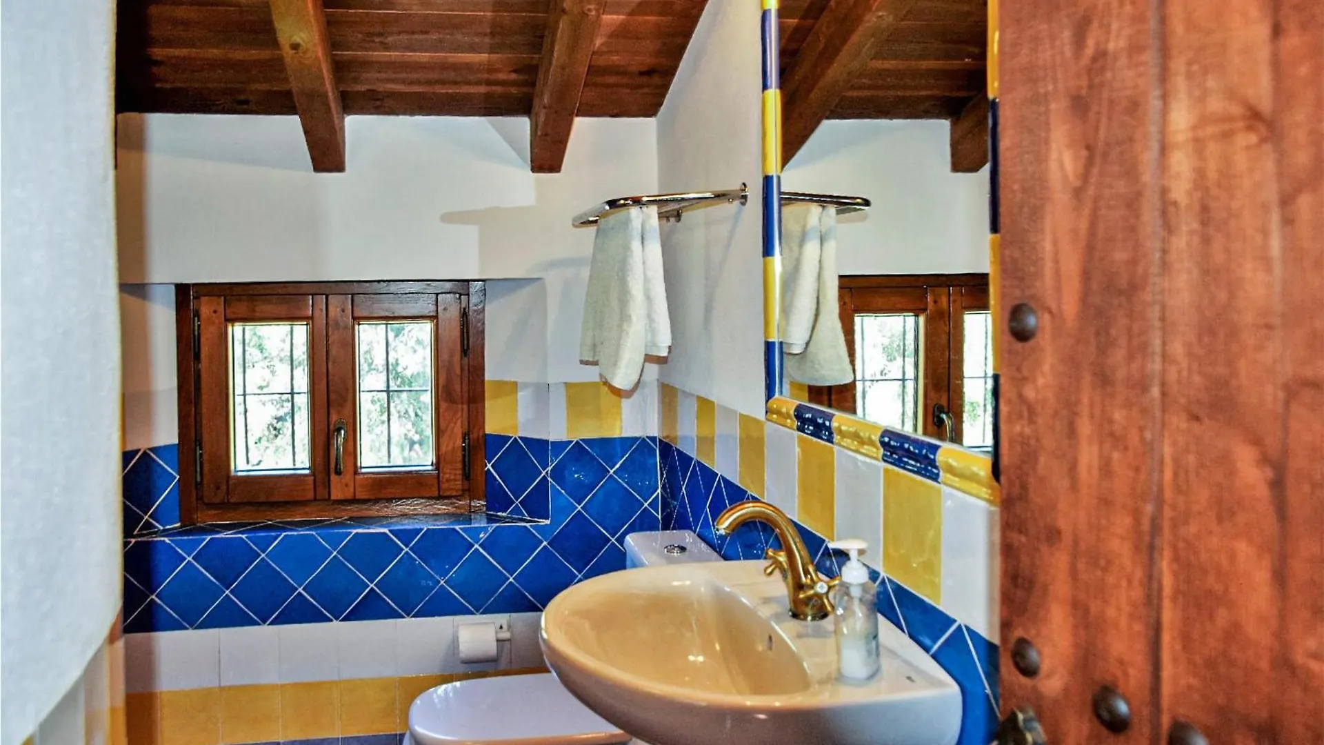 Lovely Home In Cortes De La Frontera With Kitchen 0*,
