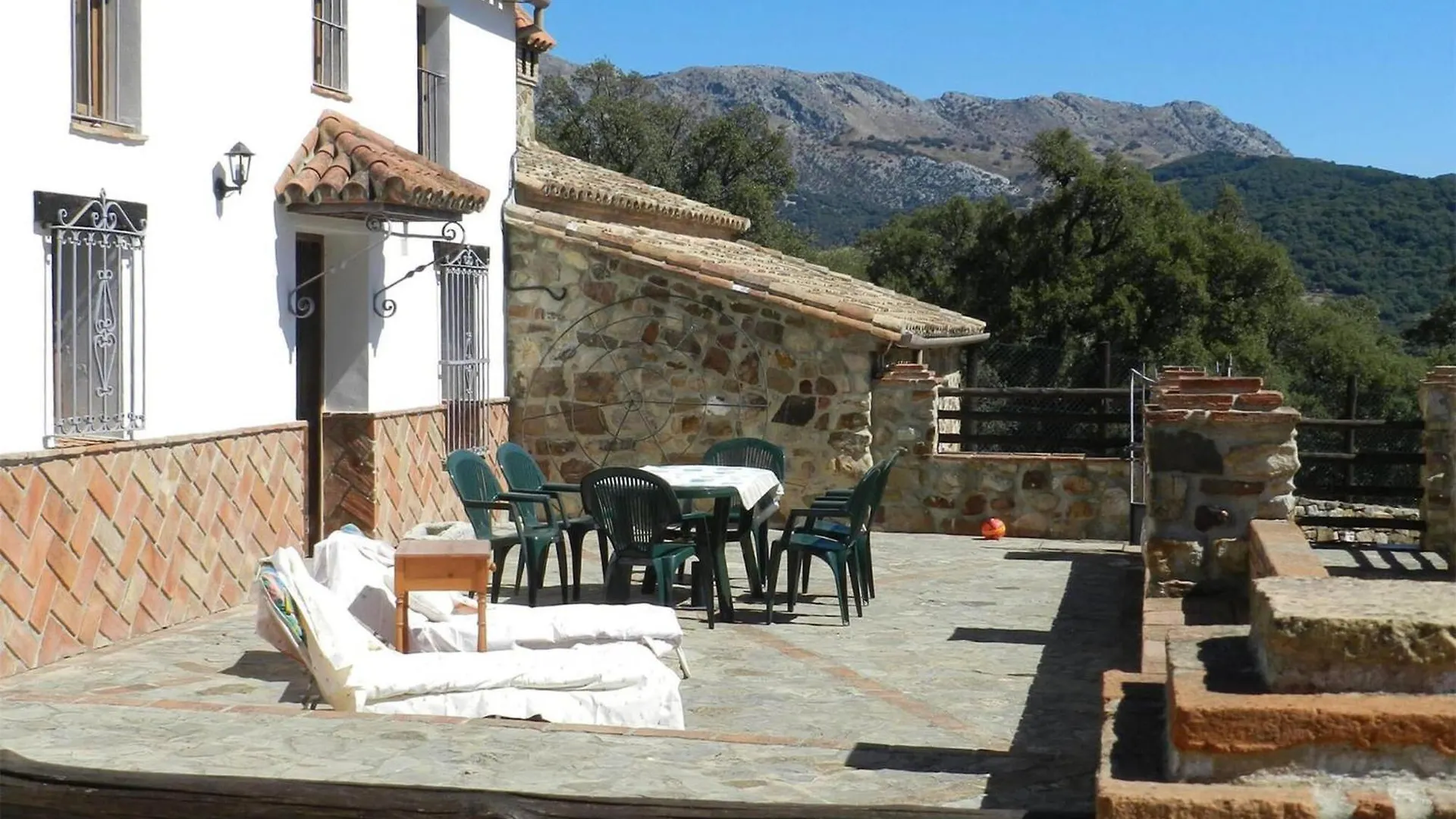 Lovely Home In Cortes De La Frontera With Kitchen Holiday home