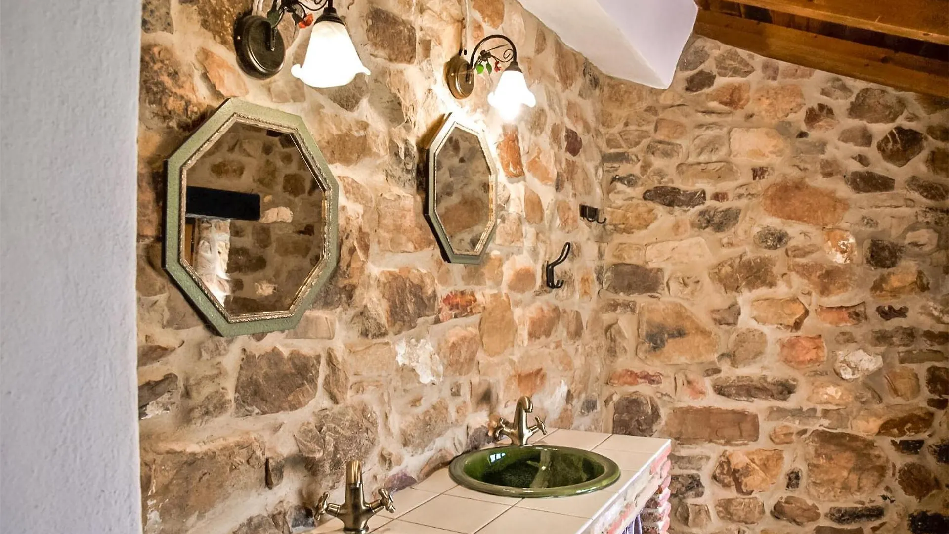 Lovely Home In Cortes De La Frontera With Kitchen Holiday home