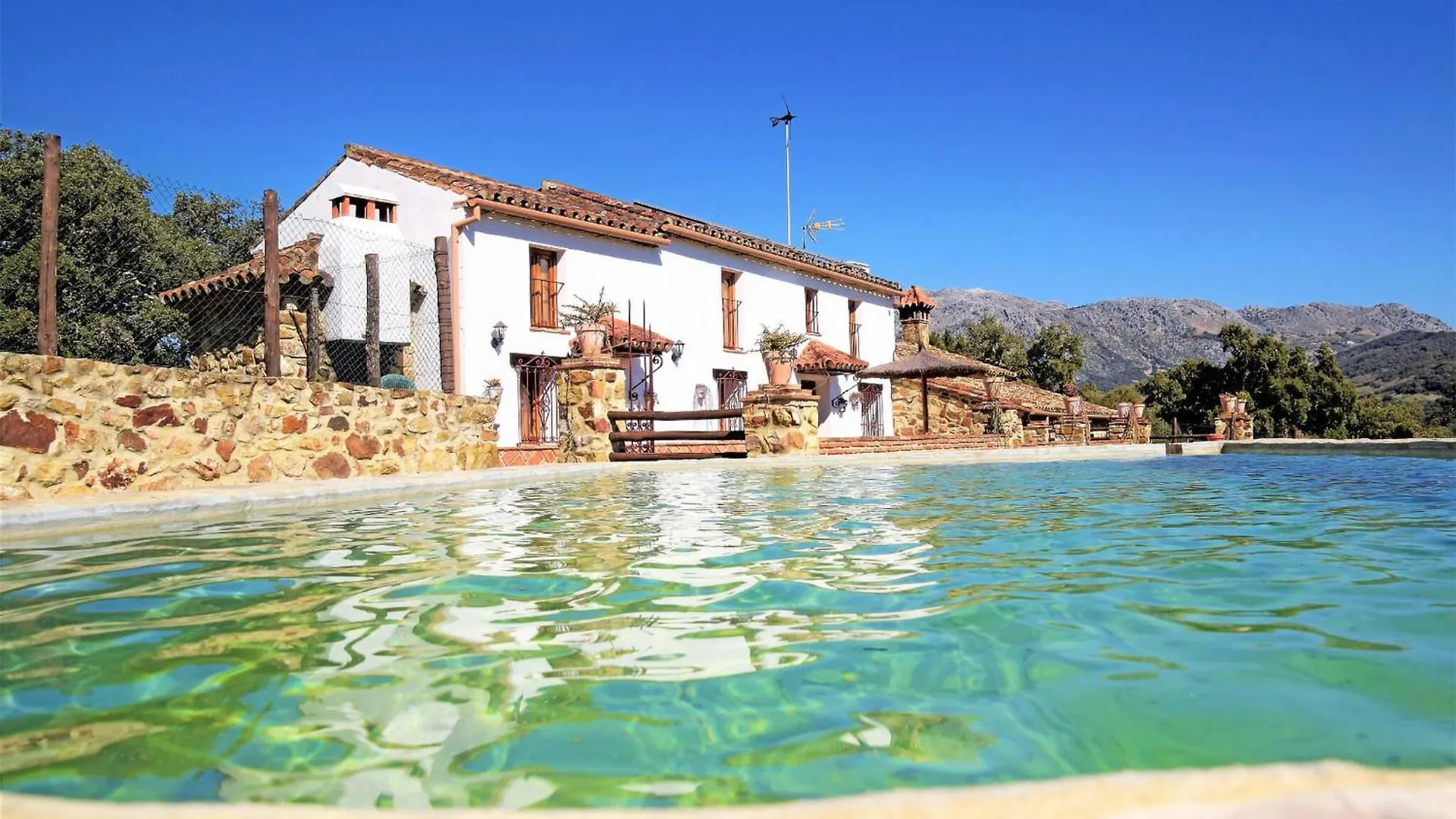 Lovely Home In Cortes De La Frontera With Kitchen