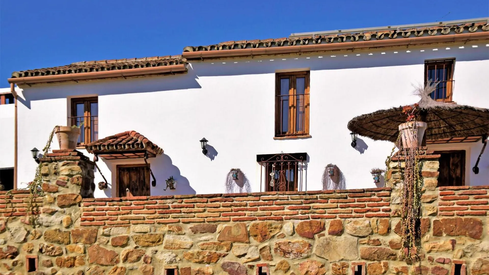 Lovely Home In Cortes De La Frontera With Kitchen