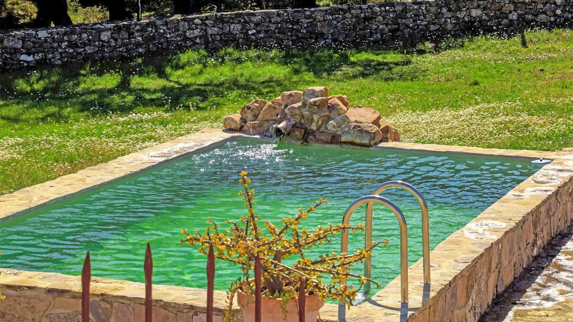 Holiday home Lovely Home In Cortes De La Frontera With Kitchen